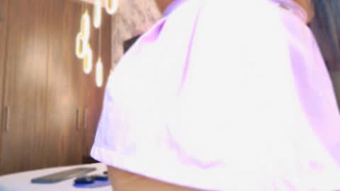 Snapshot of sarahgrey18 chatting on 03-11-25, 11:23 Sarah online show from 03-11-25, 11:23