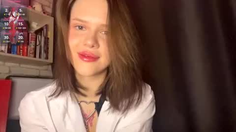 Snapshot of sarahhunnye chatting on 03-21-26, 11:37 Sarah online show from 03-21-26, 11:37