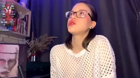 Snapshot of sarahhunnye chatting on 03-28-26, 12:32 Sarah online show from 03-28-26, 12:32