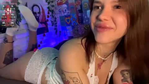 Snapshot of sarahhunnye chatting on 05-02-26, 01:21 Sarah online show from 05-02-26, 01:21