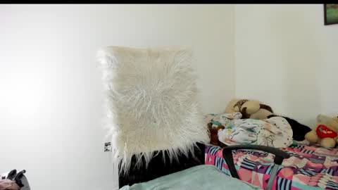 Sarah online show from 11-23-25, 04:12