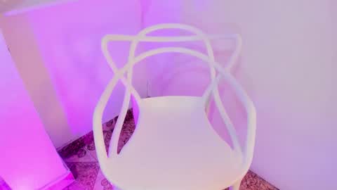 Sarahnovoa  online show from 11-09-25, 05:44