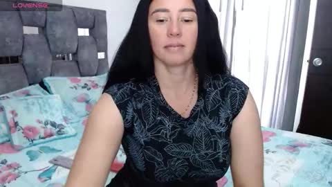 Lia online show from 10-15-25, 04:18