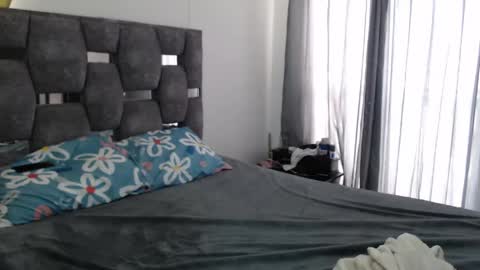 Snapshot of sarahott_1 chatting on 04-27-26, 02:48 Lia online show from 04-27-26, 02:48
