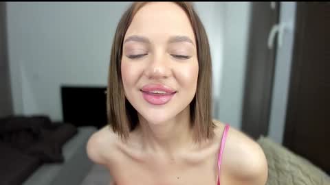 sarahphyllis online show from 01-20-25, 09:43