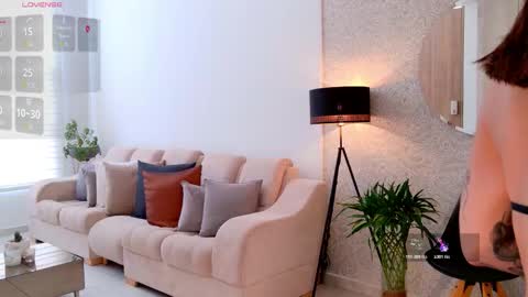 Snapshot of sarahpreston1 chatting on 03-17-26, 04:43 Sarah online show from 03-17-26, 04:43