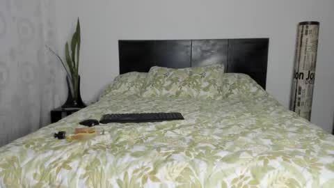 Snapshot of sarahredi chatting on 05-24-26, 11:43 Girl next door online show from 05-24-26, 11:43