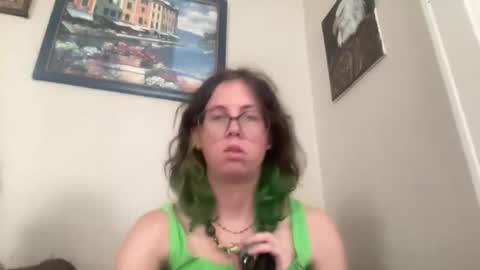 Sarah Smiles online show from 05-25-26, 10:16