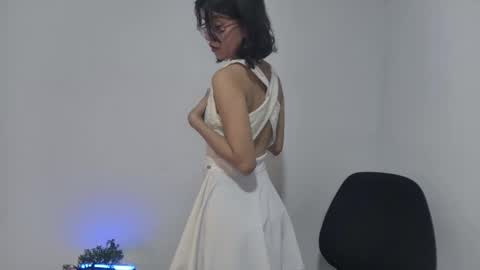 Sarah  online show from 10-14-25, 08:20