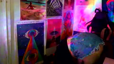 Snapshot of saraht666 chatting on 05-16-26, 06:21 Sarah T online show from 05-16-26, 06:21
