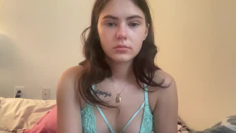 SarahxOliver online show from 12-20-24, 04:46