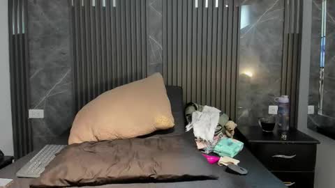 Sarai online show from 09-27-25, 03:44