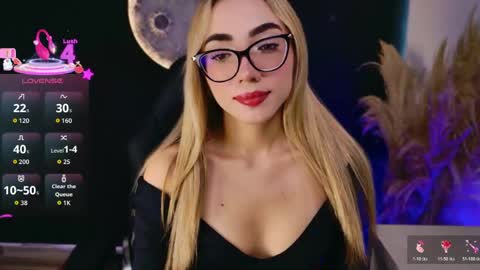 Snapshot of sarajonesxxx chatting on 06-05-26, 04:02 Sara jones online show from 06-05-26, 04:02