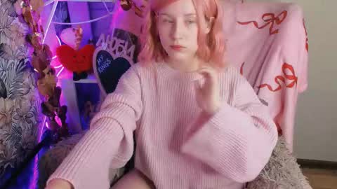 Snapshot of sarakaell chatting on 02-11-26, 08:14 Sara online show from 02-11-26, 08:14