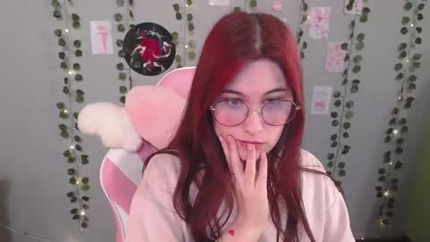 Snapshot of sarakinski chatting on 01-09-26, 12:19 Sara online show from 01-09-26, 12:19