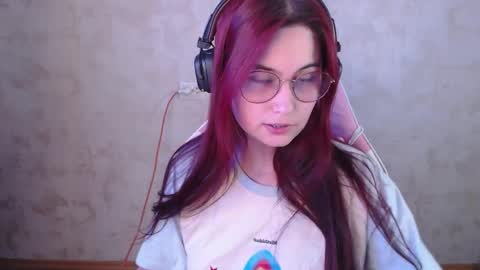Sara online show from 05-25-26, 03:07