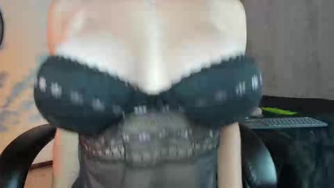 Snapshot of saramilf_69 chatting on 10-01-25, 01:50 saramilf_69 online show from 10-01-25, 01:50