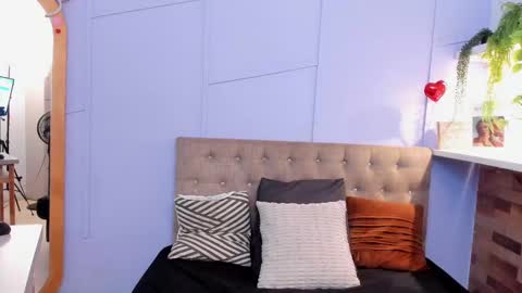 Sara and Edward online show from 10-26-25, 12:33