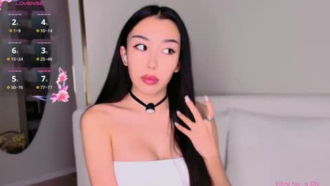 Snapshot of saranmia chatting on 10-26-25, 09:37 Mia online show from 10-26-25, 09:37