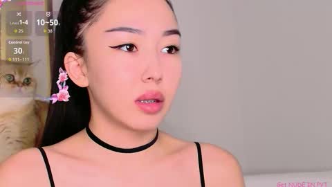 Snapshot of saranmia chatting on 10-30-25, 09:11 Mia online show from 10-30-25, 09:11