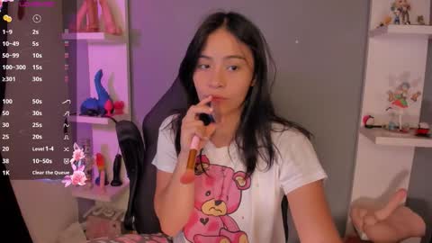 Snapshot of saraowens1 chatting on 02-26-26, 02:27 saraowens online show from 02-26-26, 02:27