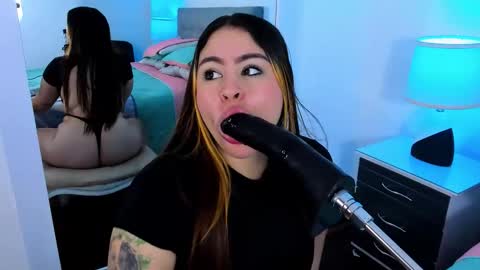 Snapshot of sararendon chatting on 12-04-25, 03:43 sararendon online show from 12-04-25, 03:43