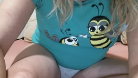 Snapshot of sarasexx33 chatting on 06-30-26, 11:39 sarasexx33 online show from 06-30-26, 11:39