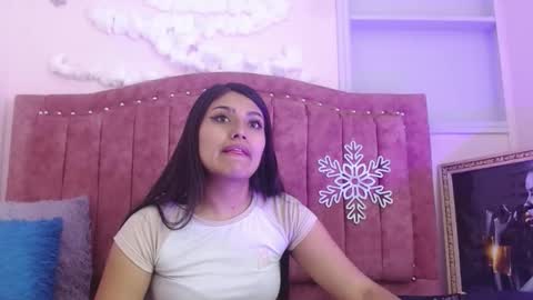 sarastonesx online show from 12-30-24, 04:20