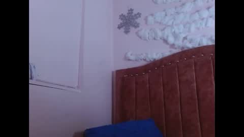 sarastonesx online show from 12-31-24, 03:01