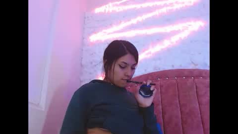 sarastonesx online show from 01-28-25, 05:11