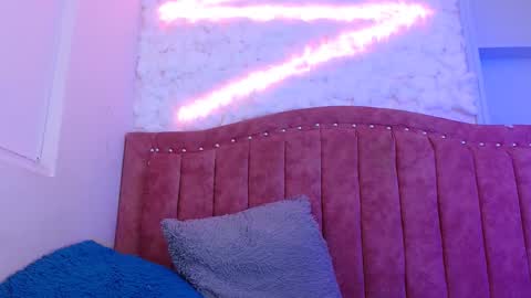 sarastonesx online show from 02-01-25, 12:18