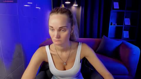 Snapshot of sarasubtlety chatting on 09-09-25, 05:40 Sara online show from 09-09-25, 05:40