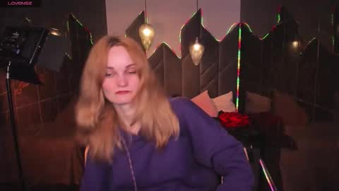 Sara online show from 03-24-26, 01:38