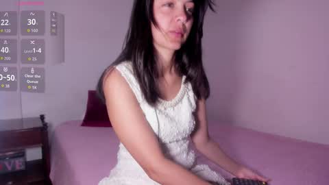 Snapshot of sarasweet_4 chatting on 11-27-25, 04:20 Sara online show from 11-27-25, 04:20