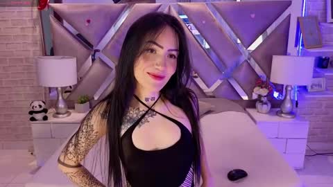 Snapshot of saratorresxx chatting on 05-21-26, 06:15 Sara online show from 05-21-26, 06:15
