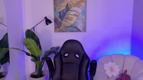 Sara Winstone online show from 11-29-25, 10:51