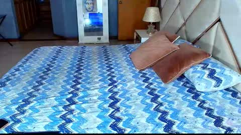 Sara Rivera online show from 11-12-25, 03:23