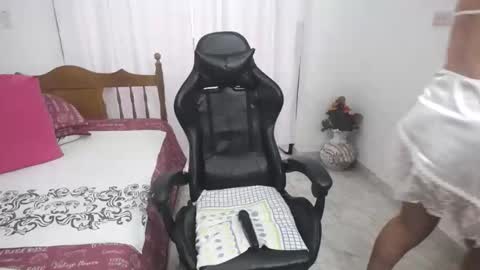 Snapshot of saray1221 chatting on 05-02-26, 08:25 saray1221 online show from 05-02-26, 08:25