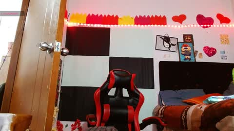 Sara Jimenez online show from 04-11-26, 07:45