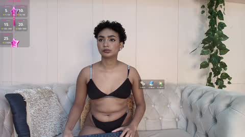 Snapshot of saray_mardez chatting on 02-05-25, 12:27 Saray Mardez online show from 02-05-25, 12:27