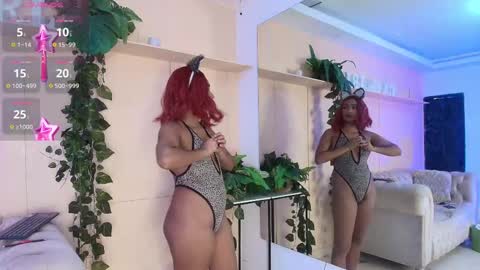 Snapshot of saray_mardez chatting on 02-18-25, 12:28 Saray Mardez online show from 02-18-25, 12:28