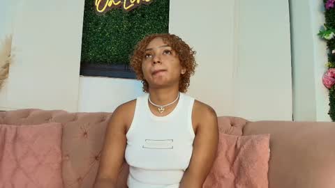 Snapshot of saray_mardez chatting on 10-09-25, 12:03 Saray Mardez online show from 10-09-25, 12:03