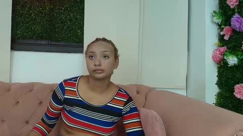 Snapshot of saray_mardez chatting on 10-16-25, 12:06 Saray Mardez online show from 10-16-25, 12:06