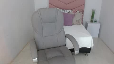 Saray Vega online show from 11-04-25, 07:13