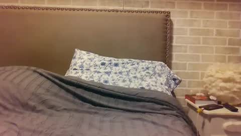 Snapshot of saretta46 chatting on 12-22-24, 01:01 Sara online show from 12-22-24, 01:01