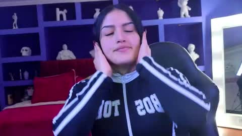 Sari  online show from 09-15-25, 09:04