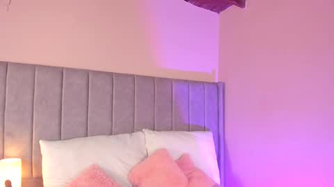 Sara Garcia online show from 11-09-25, 05:28