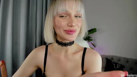 Snapshot of sarilit chatting on 04-26-26, 03:04 Your Selena 3 online show from 04-26-26, 03:04