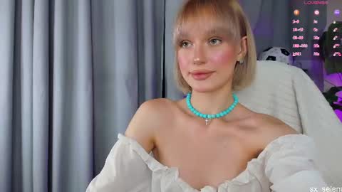 Snapshot of sarilit chatting on 07-08-26, 03:00 Your Selena 3 online show from 07-08-26, 03:00