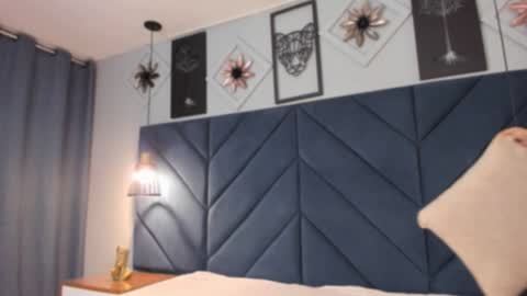 Sara  online show from 11-19-25, 04:12